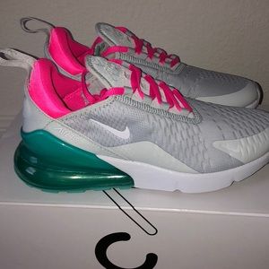 Women’s Air Max 270 size 7.5